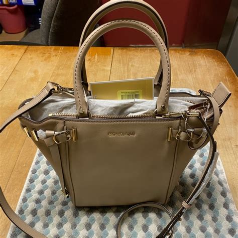 NWT Michael Kors Amelia Medium Top Zip Truffle Leather Tote